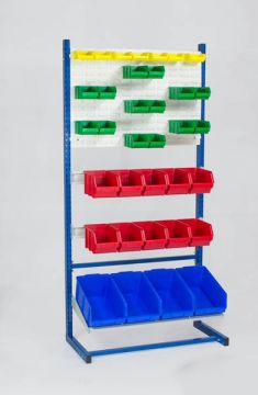 Estantería con 35 cajas de almacén