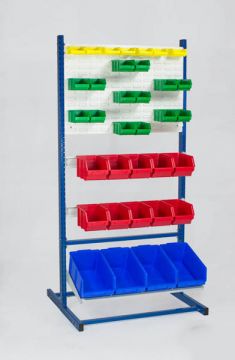 Estantería con 70 cajas de almacén
