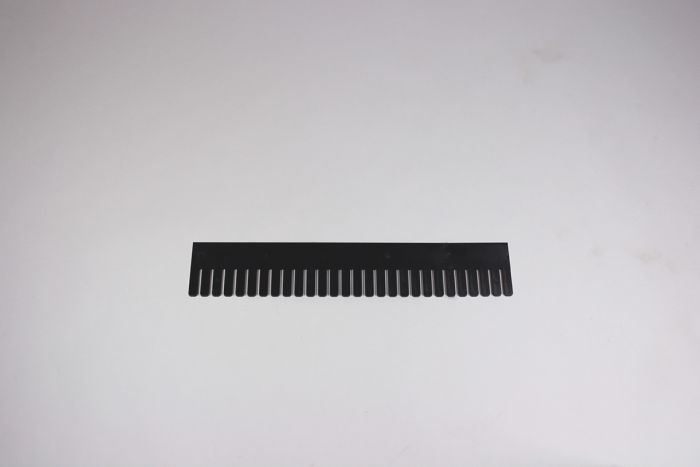 Separador tipo peine 555x100x5 mm negro
